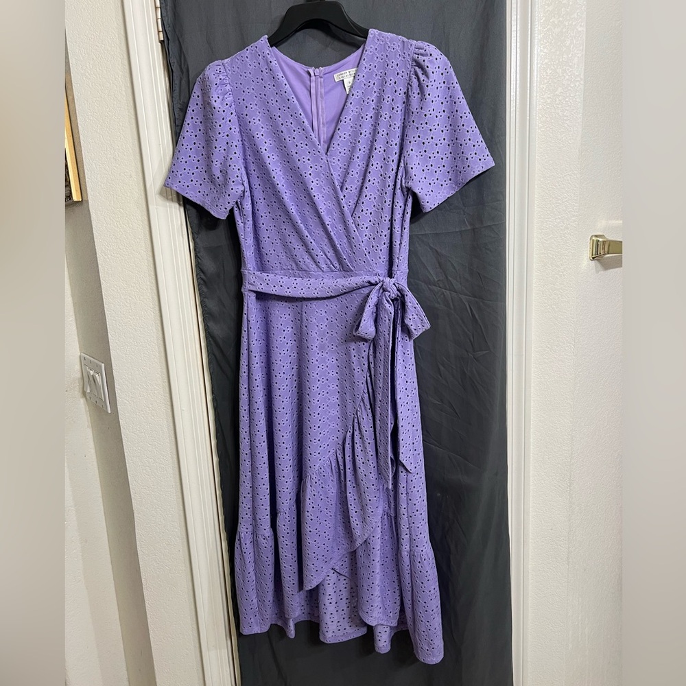 NWT London Style Lavender Eyelet ruffle wrap Midi short sleeve stretch Dress 8